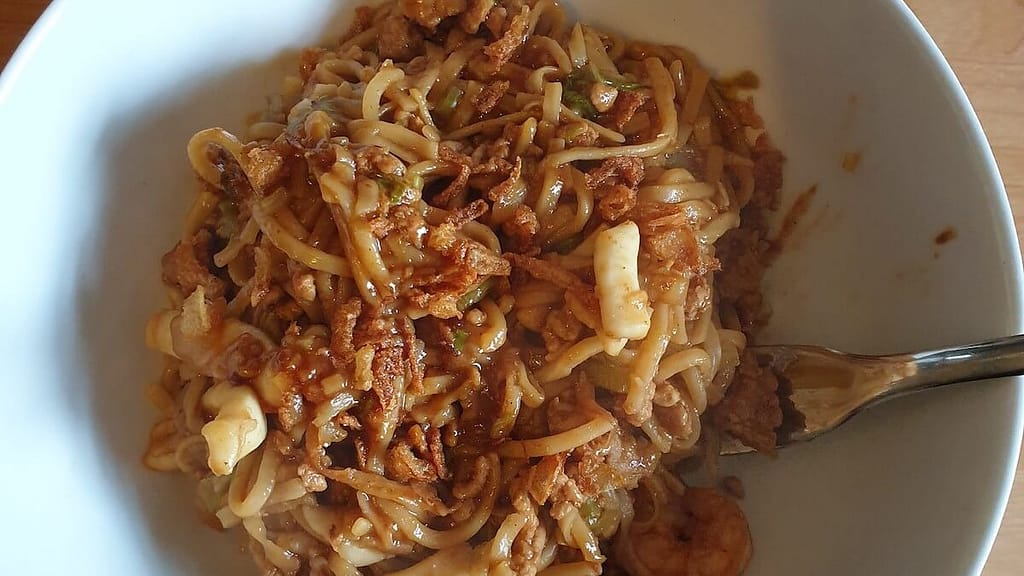 A bowl of a healthier version of KL Hokkien Mee