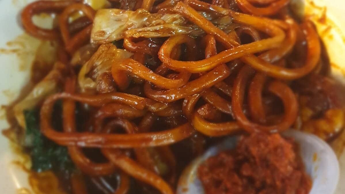 KL Hokkien Mee – A Healthier Take on the Popular Noodle Dish