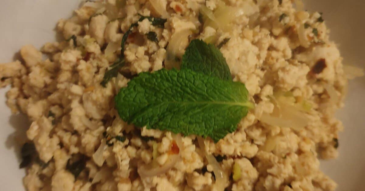 Larb in Laos: Who Says You Don’t Make Friends with Salad?